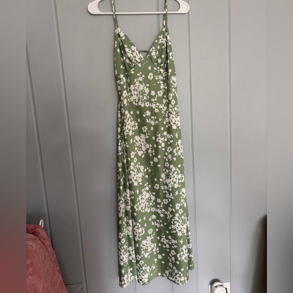 Dynamite Sage Floral Maxi Dress